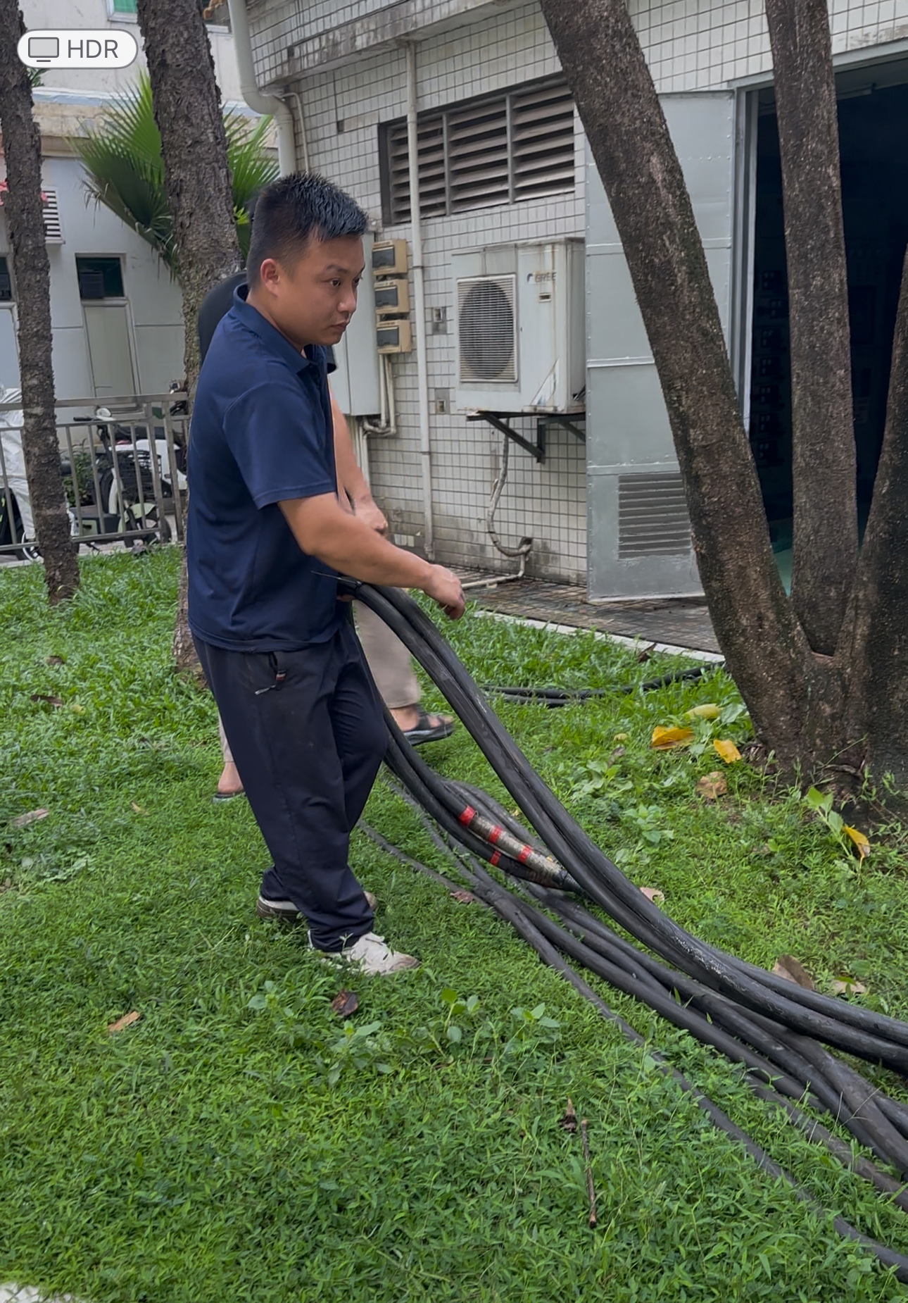 东莞应急发电车出租两台静音型 840 玉柴发电机为东莞市莲花苑小区保电案例 东莞应急发电车出租两台静音型 840 玉柴发电机为东莞市莲花苑小区保电案例